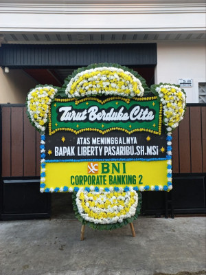 Papan Bunga Duka di Sigedong